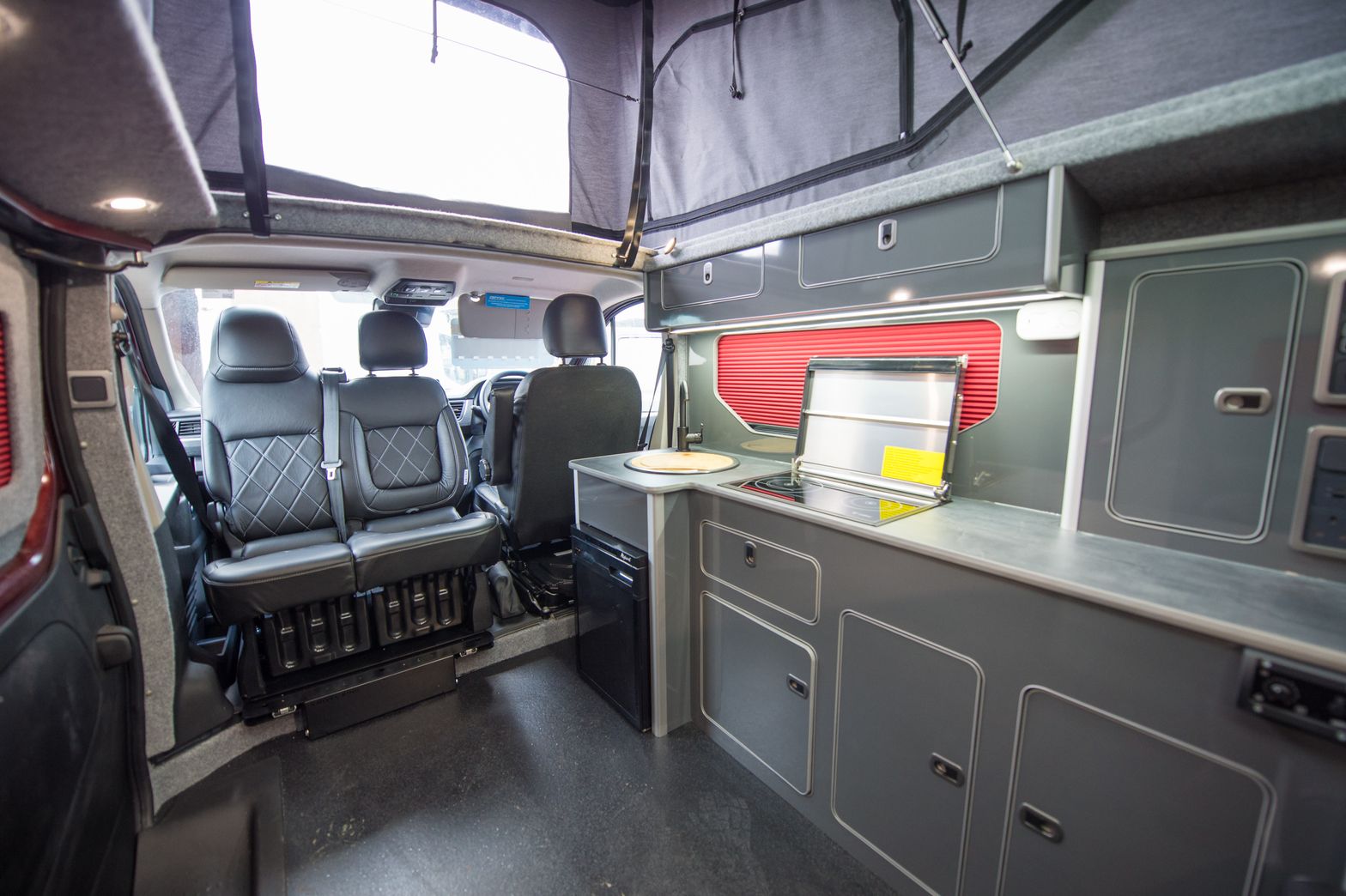 2025 Eryri Adventurer Renault Trafic Extra LWB 4 Berth Campervan - Thumbnail 2