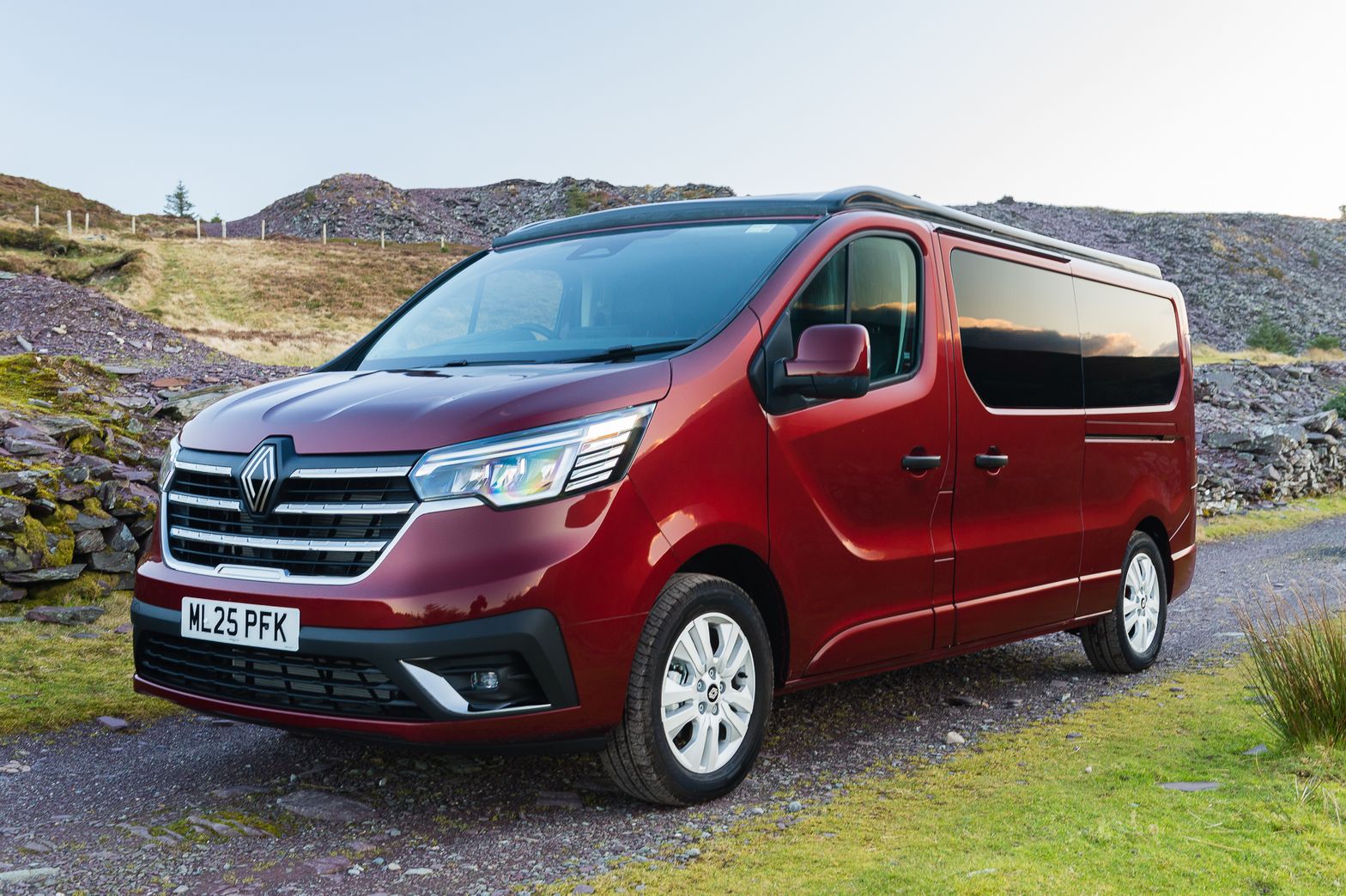 2025 Eryri Adventurer Renault Trafic Extra LWB 4 Berth Campervan - Thumbnail 7