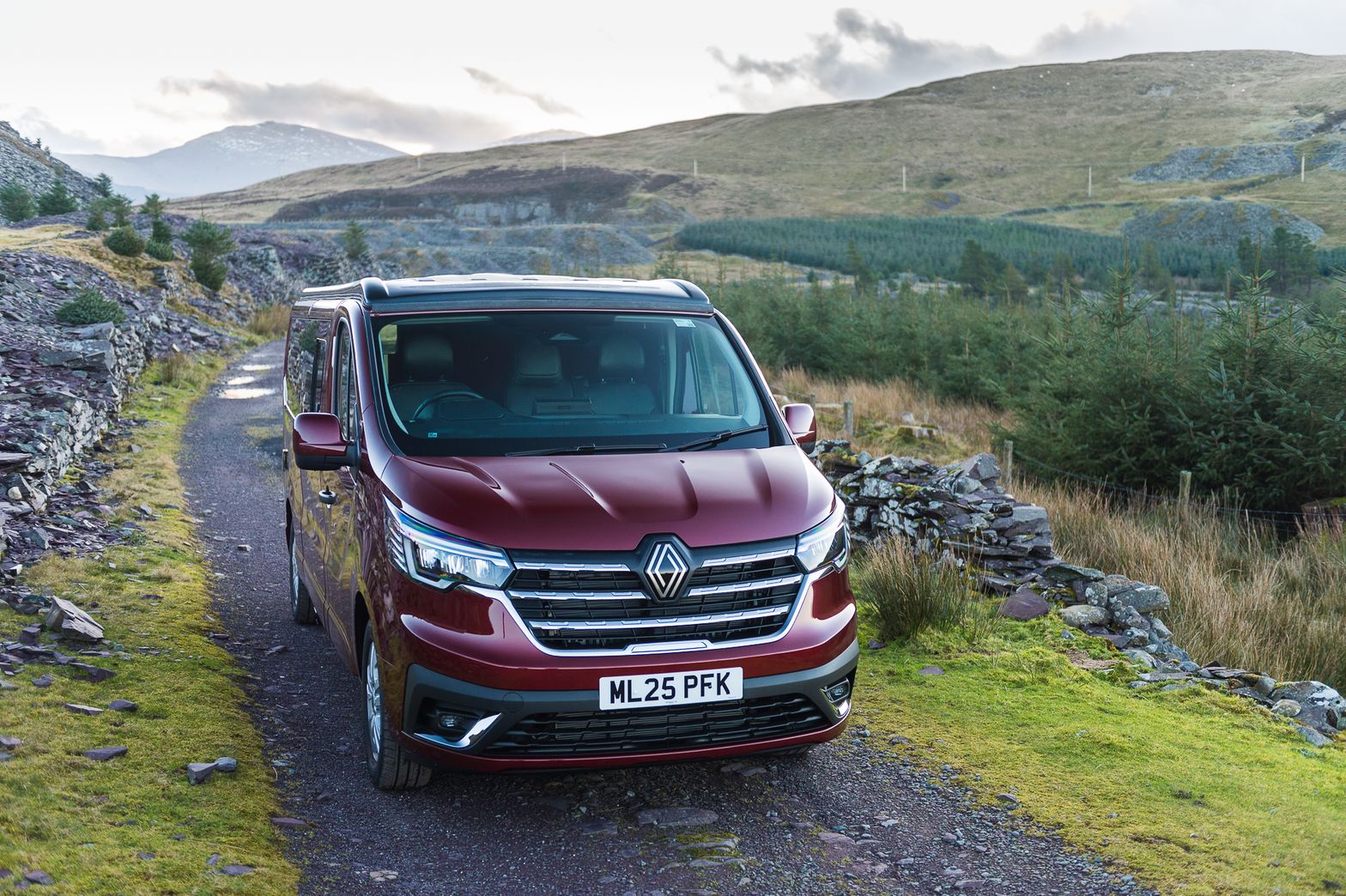 2025 Eryri Adventurer Renault Trafic Extra LWB 4 Berth Campervan - Thumbnail 8